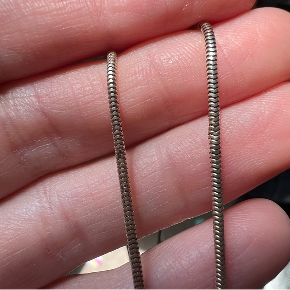 Silver plated/silver red stone pendant on a sterling silver chain - Picture 14 of 16